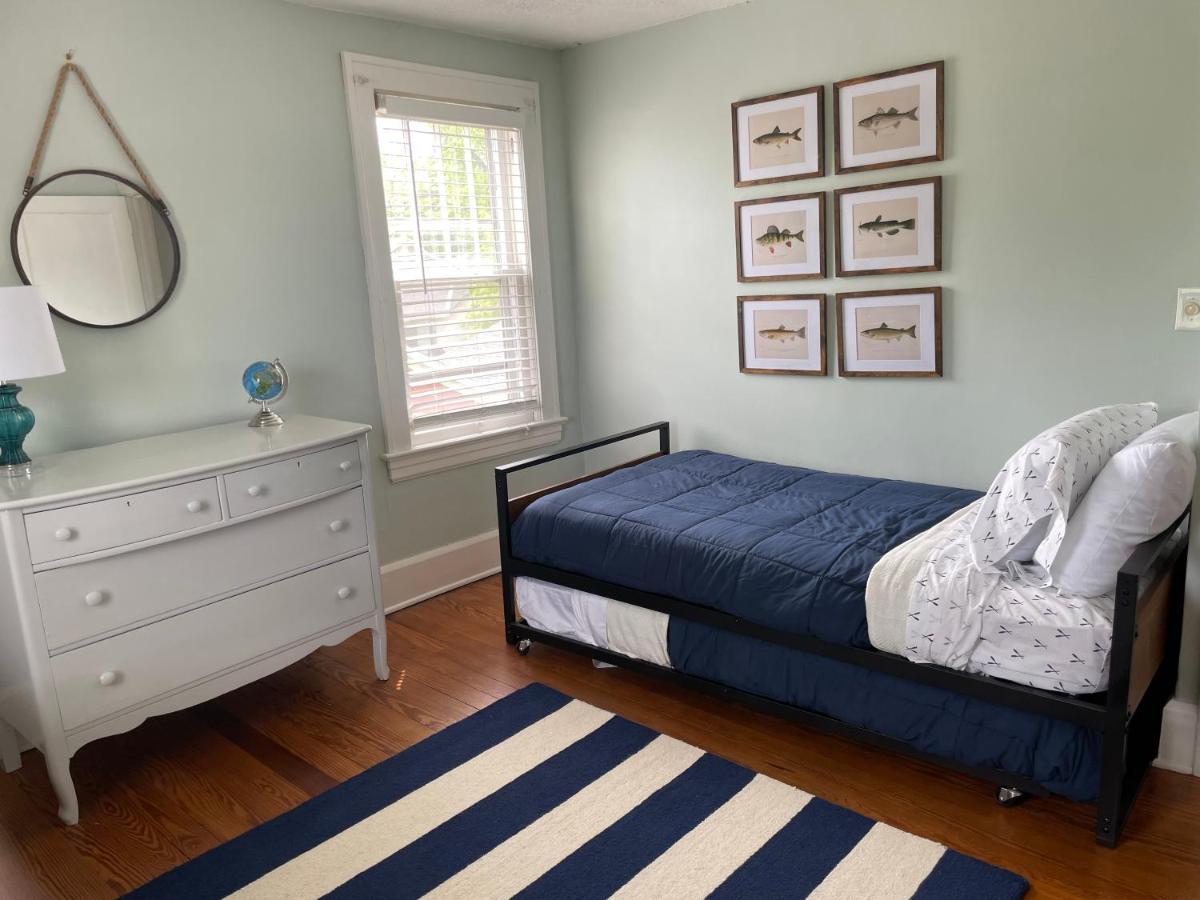 Drop Anchor Cottages And Lake House Geneva-on-the-Lake Bagian luar foto