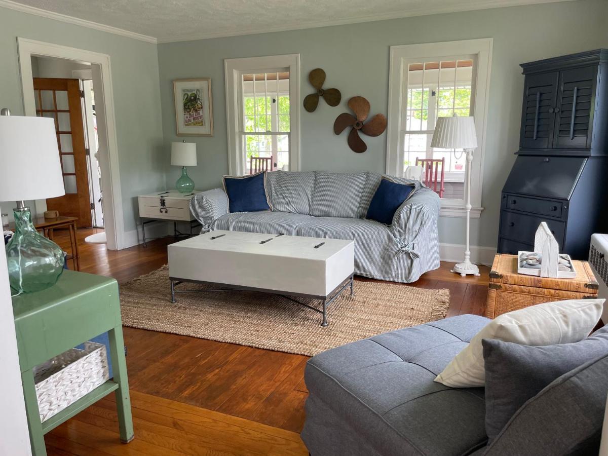 Drop Anchor Cottages And Lake House Geneva-on-the-Lake Bagian luar foto