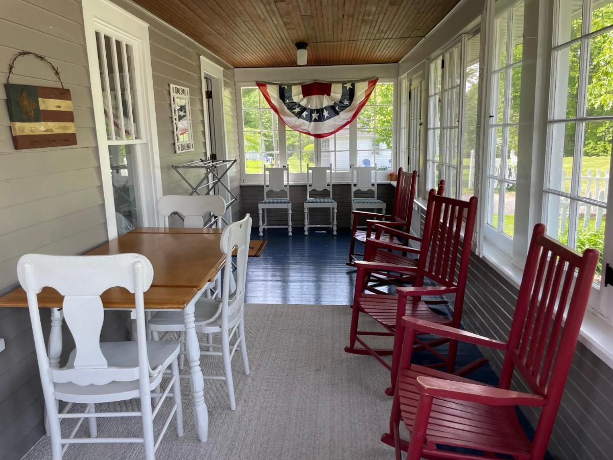 Drop Anchor Cottages And Lake House Geneva-on-the-Lake Bagian luar foto