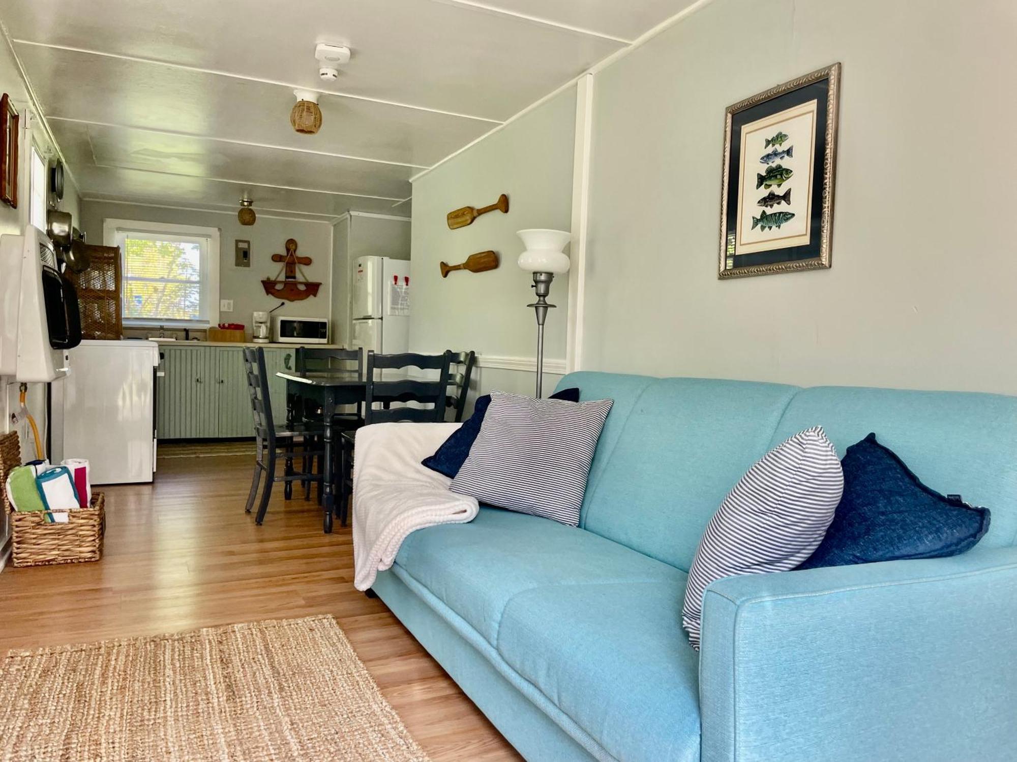 Drop Anchor Cottages And Lake House Geneva-on-the-Lake Bagian luar foto