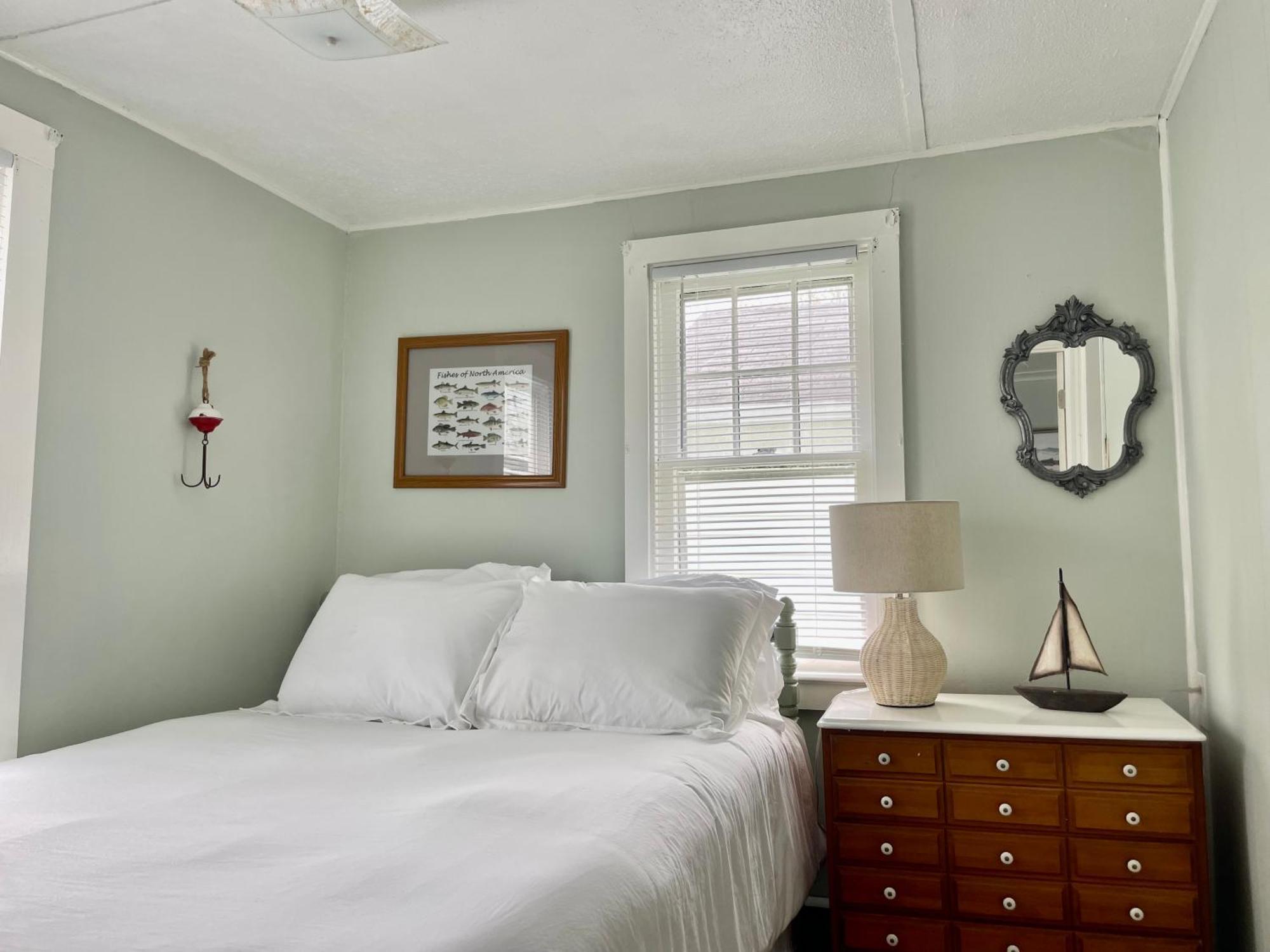 Drop Anchor Cottages And Lake House Geneva-on-the-Lake Bagian luar foto