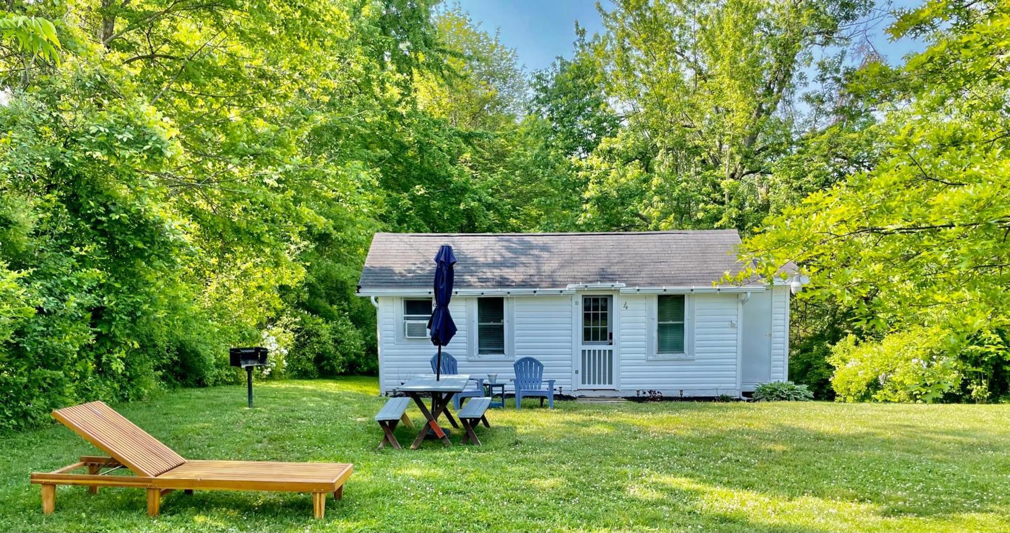 Drop Anchor Cottages And Lake House Geneva-on-the-Lake Bagian luar foto